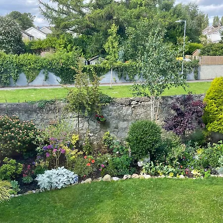 Double Bedroom With Private Toilet And Shower, Easy To Center * Dublin