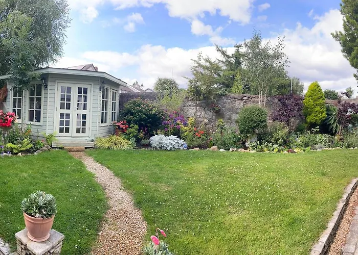 Double Bedroom With Private Toilet And Shower, Easy To Center * Dublin