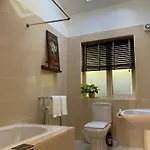 Double Bedroom With Private Toilet And Shower, Easy To Center * Dublin